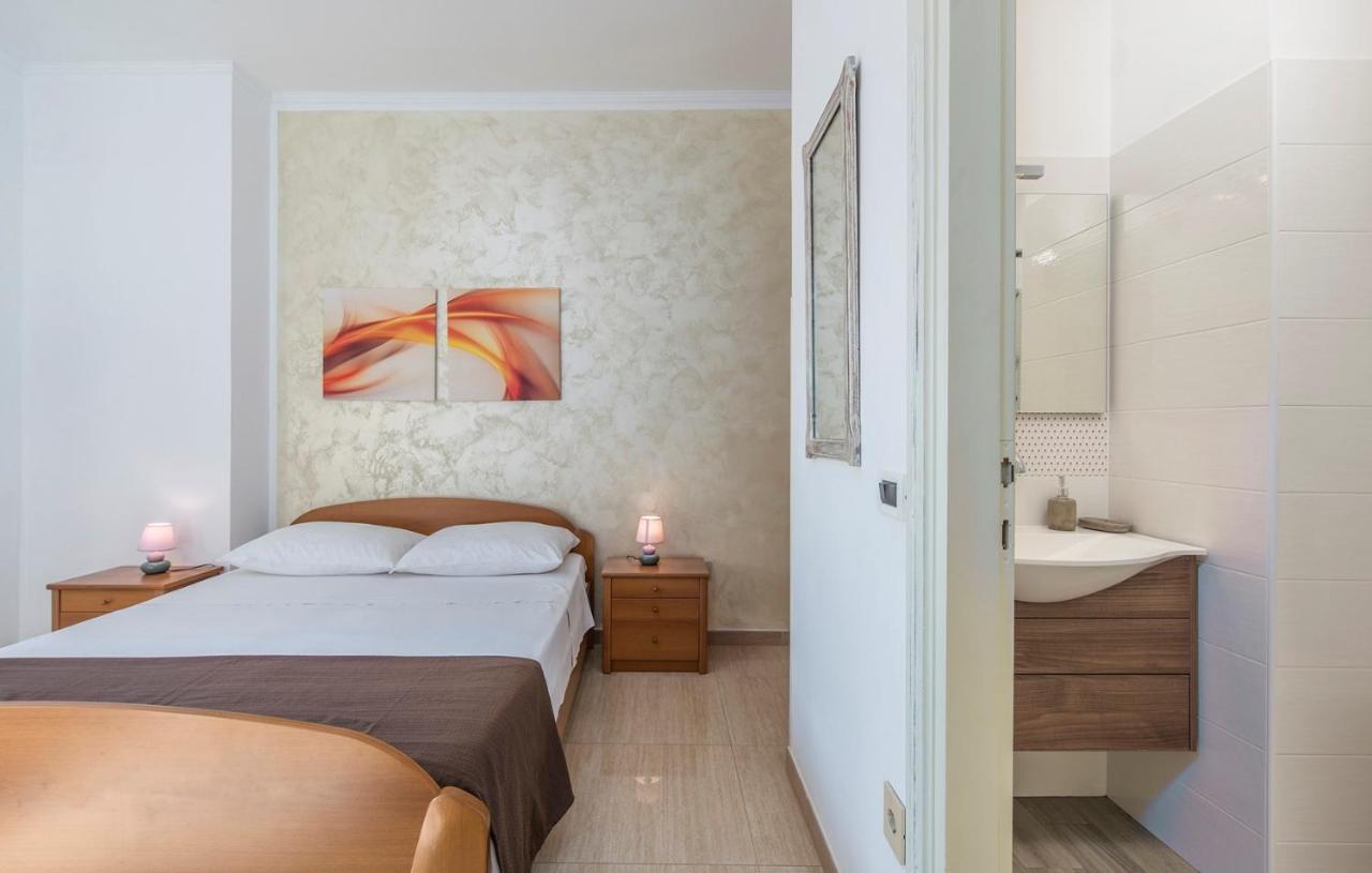Apartment Complex Orzan Lovrecica Экстерьер фото