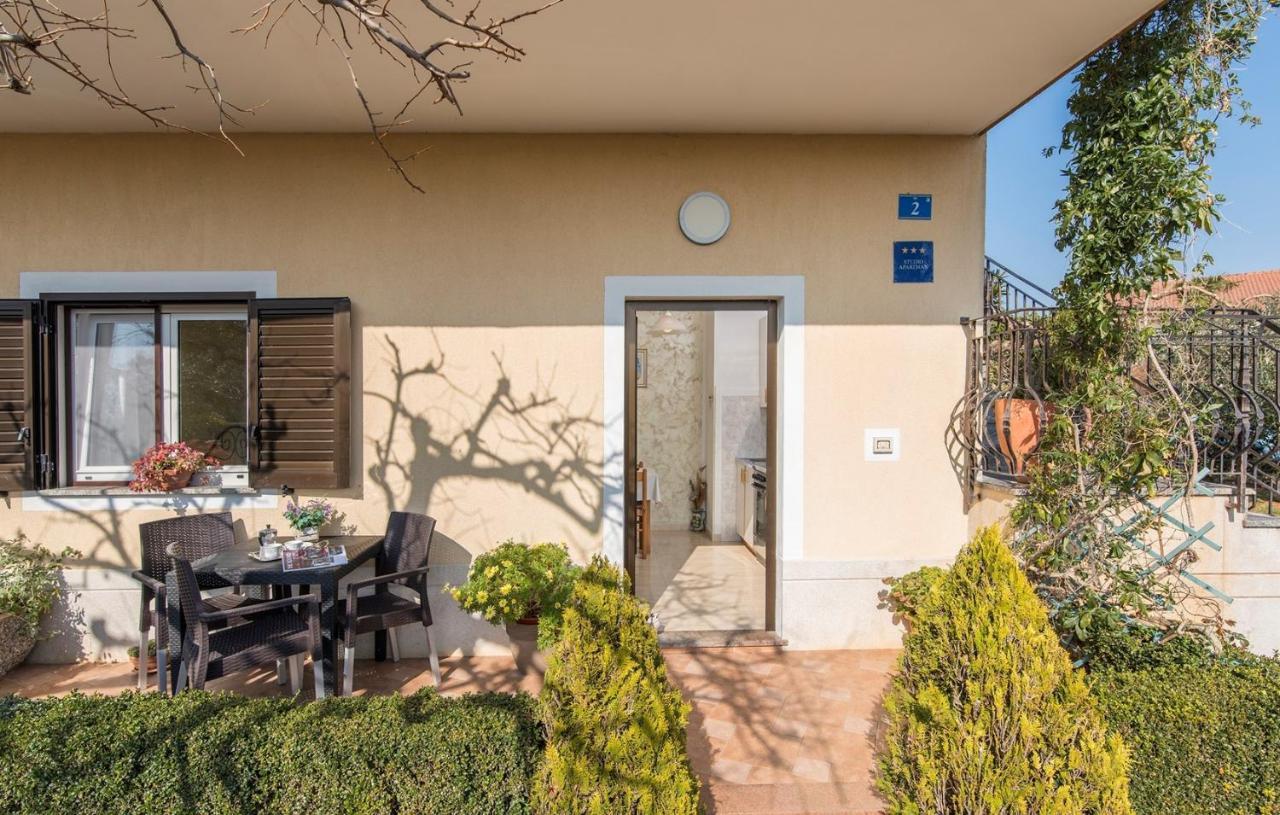 Apartment Complex Orzan Lovrecica Экстерьер фото